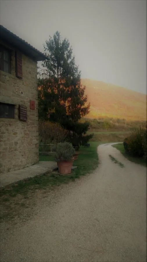 Exclusive Apartment With Fireplace La Lama Italy